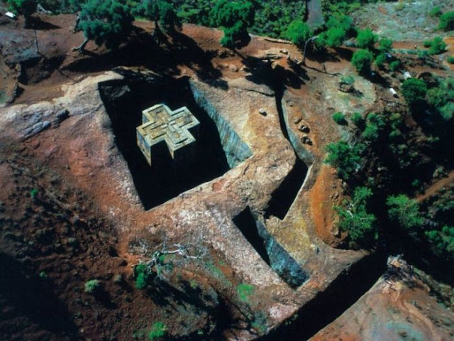 Iglesias talladas en la roca Lalibela, Etiopía