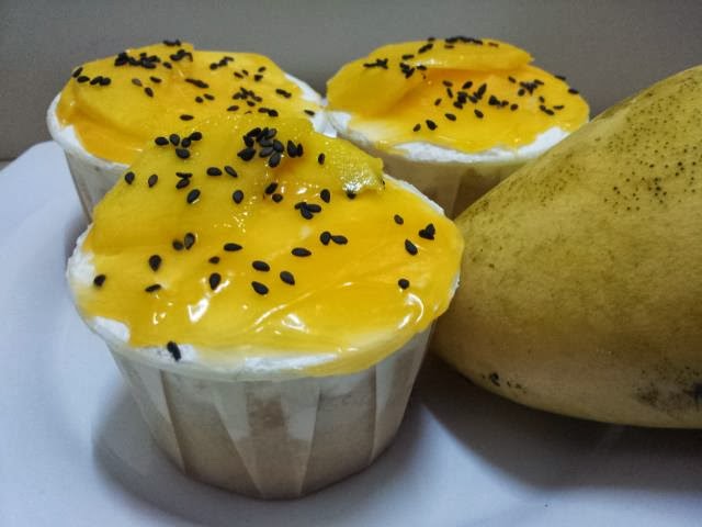 Mango Delight Cupcakes