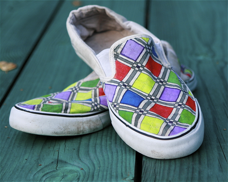 heegeldab Vanad tennised Old tennis shoes