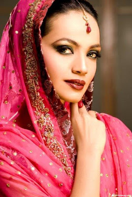 amina-sheikh-bridal-makeover-for-huma-ali-06.jpg