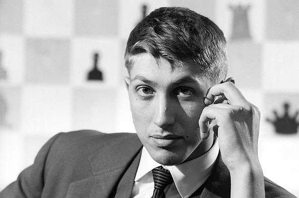Watch a Russian-Speaking Liev Schreiber Throw Down the Chess