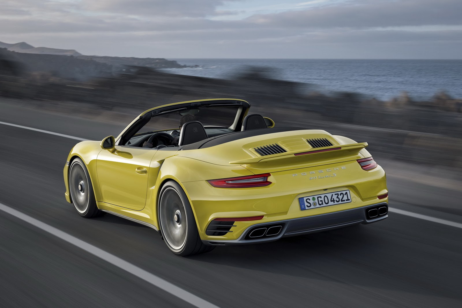 2017-Porsche-911-Turbo-S-6.jpg