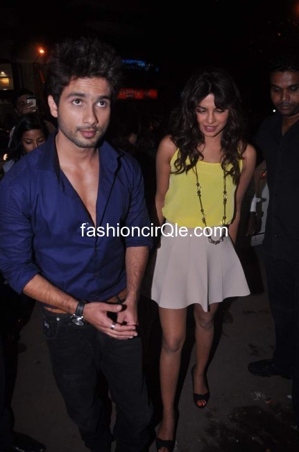 Shahid &priyanka @reliance Digital - Teri Meri Kahani Promotion - Sexy Indian Actresses Pictures - Famous Celebrity Picture 
