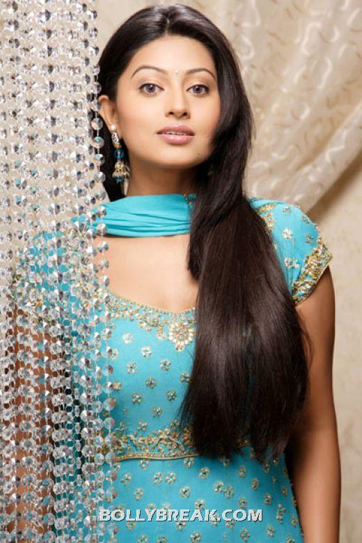  - Long Black Hair Pics of South Indian Actress Sneha