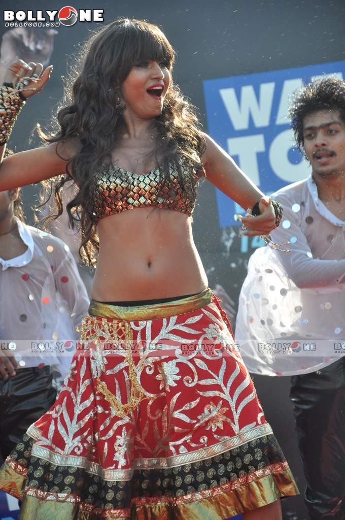Veena Mallik Water Kingdom 4 - (4) -  Veena Malik Hot Dance Pics at Water Kingdom