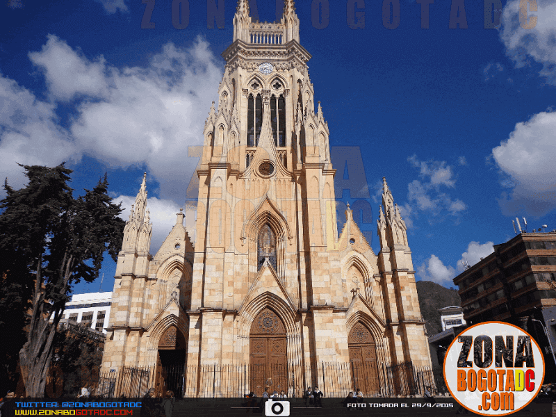 FOTOS DE LA Iglesia de Nuestra Señora de Lourdes y la Plaza de Lourdes