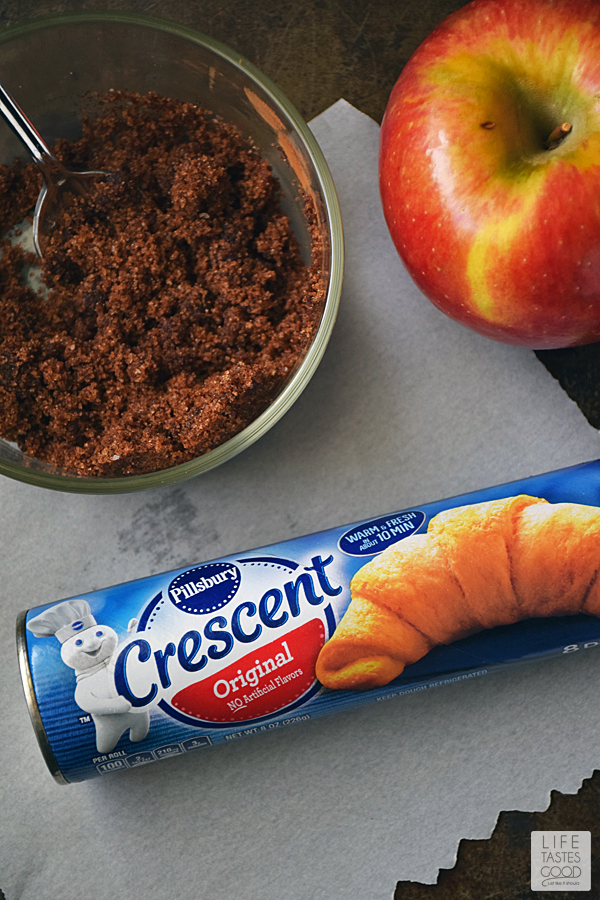 What are some good apple crescent roll recipes?