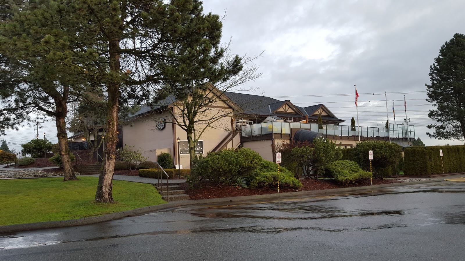 Jeeps Pubs Taverns and Bars Clayton Public House (Surrey, British Columbia, Canada)