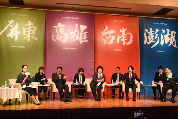屏東縣長潘孟安、高雄市長陳菊、台南市長賴清德及澎湖縣長陳光復攜手出席四縣市東京聯合觀光行銷活動,加上各地的族群文化及風味美食,一同為南台灣觀光發聲。 屏東縣長潘孟安、高雄市長陳菊、台南市長賴清德及澎湖縣長陳光復攜手出席四縣市東京聯合觀光行銷活動,加上各地的族群文化及風味美食,一同為南台灣觀光發聲。