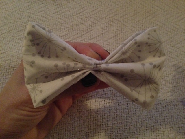 how much fabric to make a bow tie