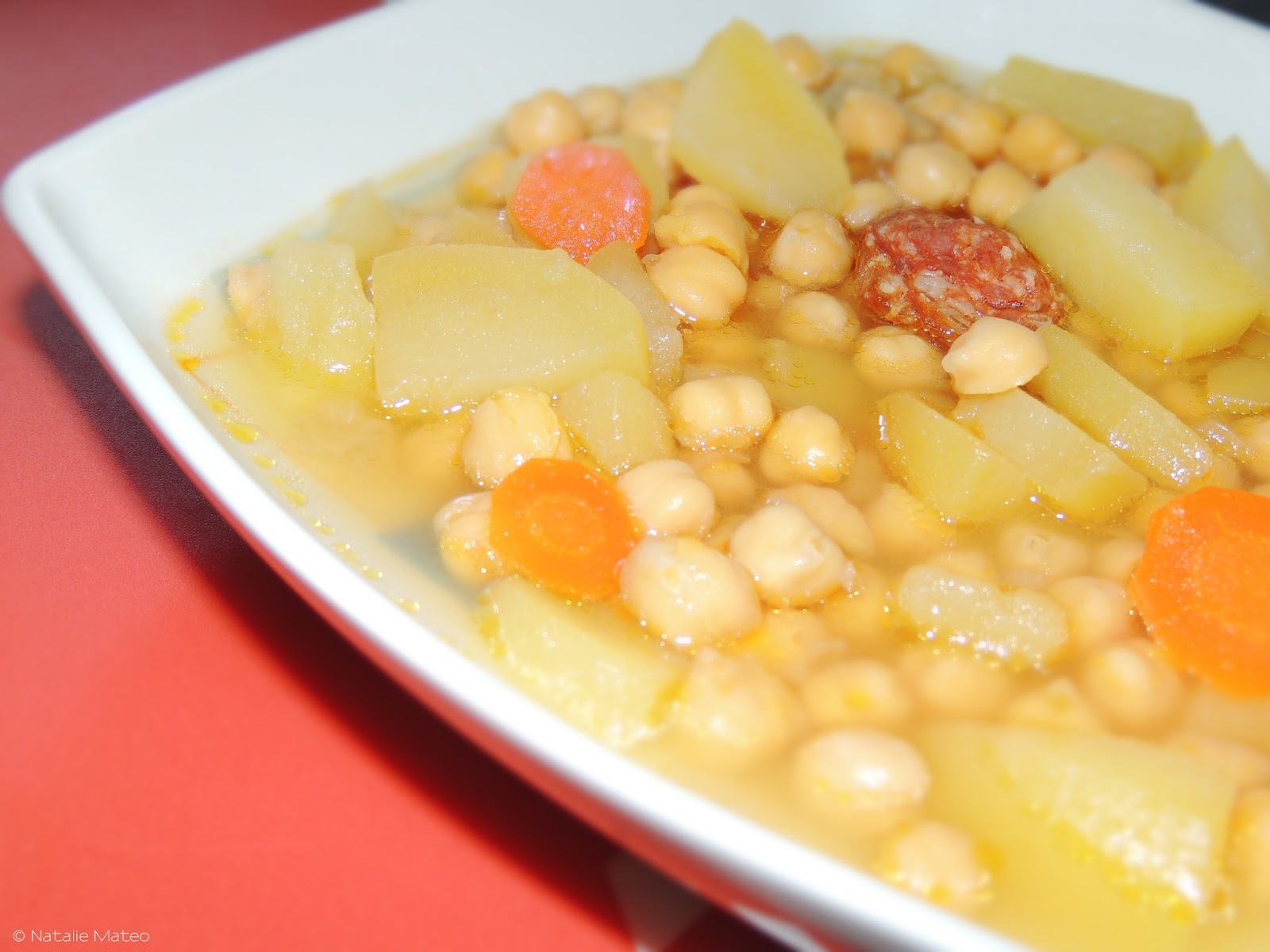 Los secretos de Natalie Garbanzos con patatas en Cocifácil