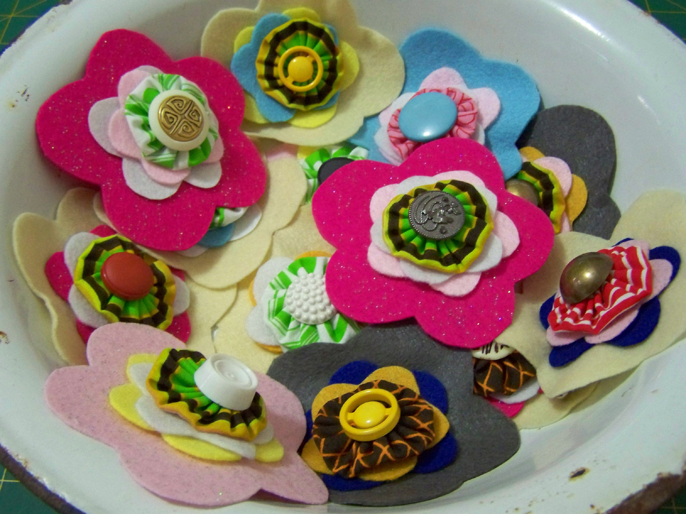 Craft Tutorial Felt Flower Brooches