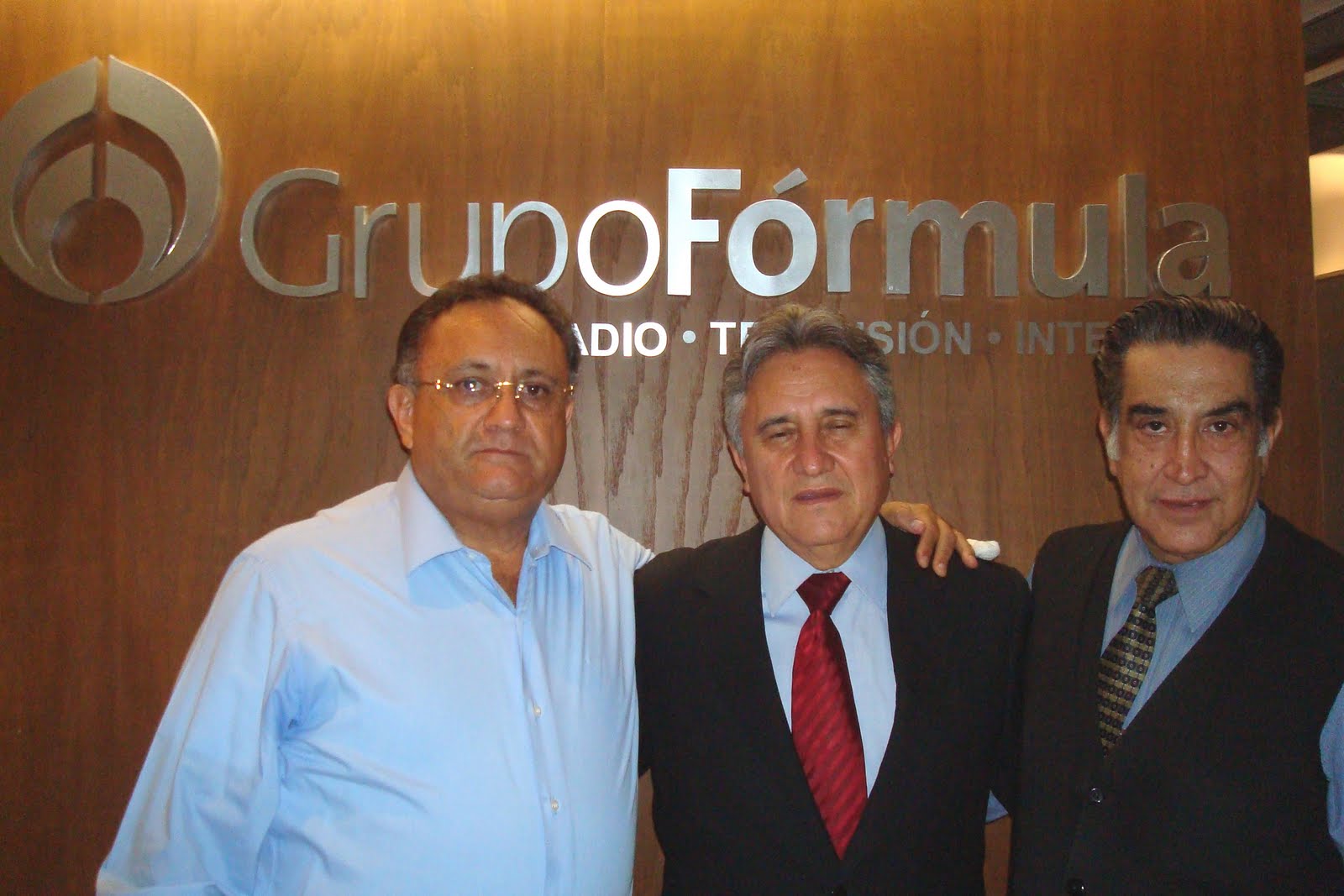 Una Hora con Usted Lic. Fernando Espinosa de los Monteros