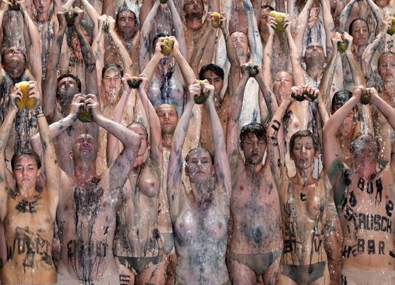 claudia rogge fotografia multidões nuas peladas corpos