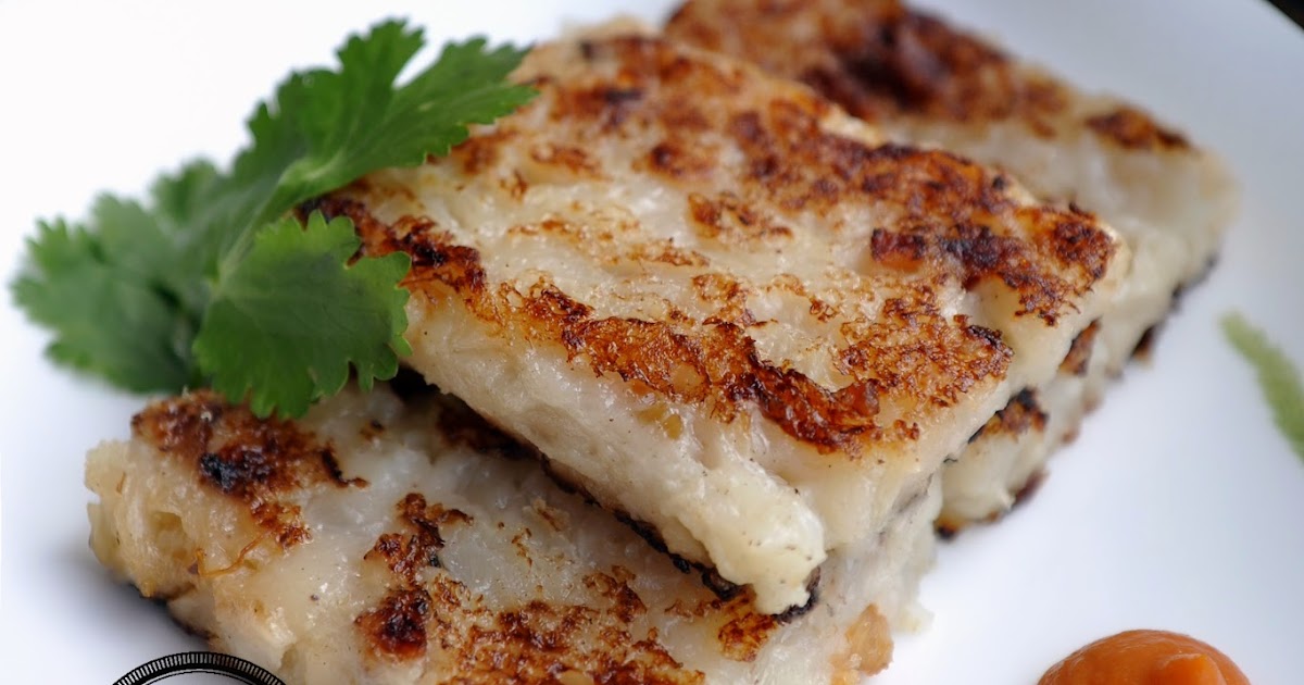 Mrs. Bear Cooks Daikon Radish Cake 臘味蘿蔔糕