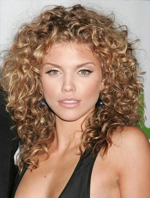 Top Hairstyles Models Hairstyles For Short Wavy Hair In