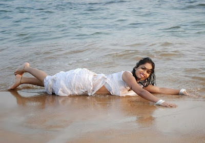 Madhavi+Latha+hot+wet+at+beach