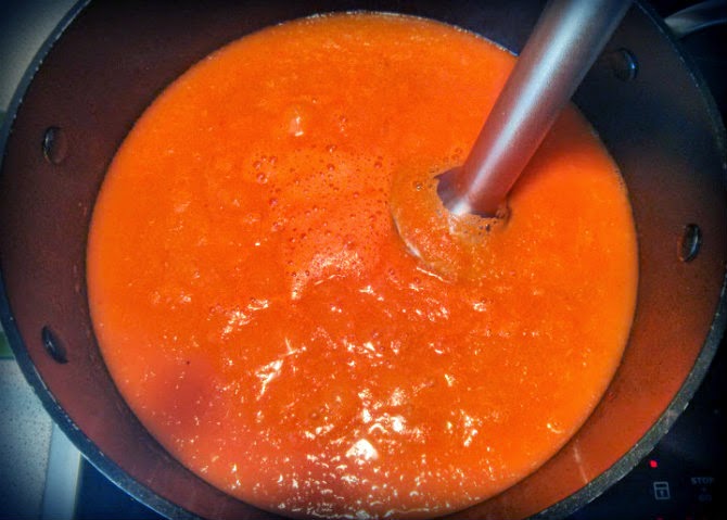 hot smooth creamy tomato soup blender