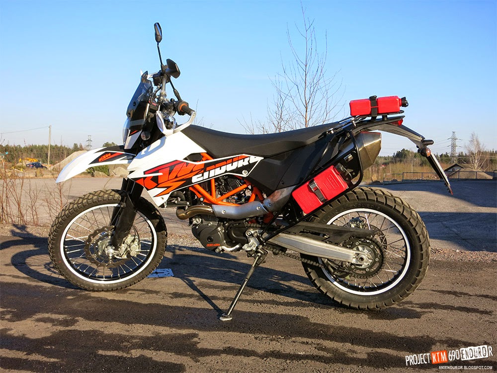 project KTM 690 Enduro R: Carrying extra fuel on the KTM 690 Enduro R  [updated 17.3.2015]