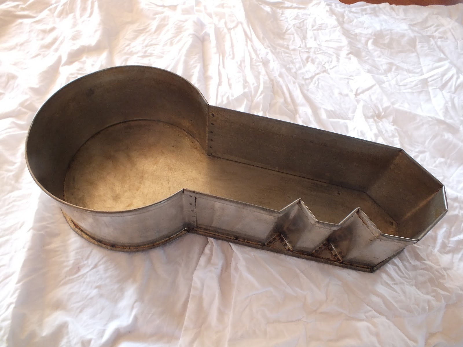 Northland Cake Tin Hire Novelty tins