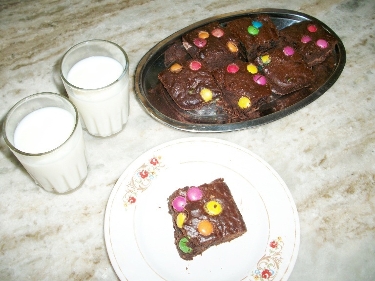 M&M Brownies Yummy Tummy