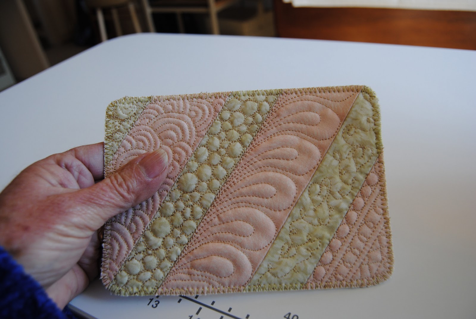 Carolyn's Quilts Fabric Postcard Tutorial