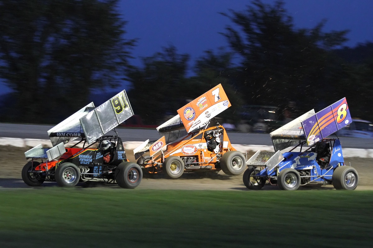 Oval Racing Stock car style in Québec, Ontario and New England States