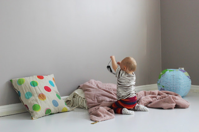 Om golvet och mockasinerna. 5 2 Om golvet och mockasinerna.