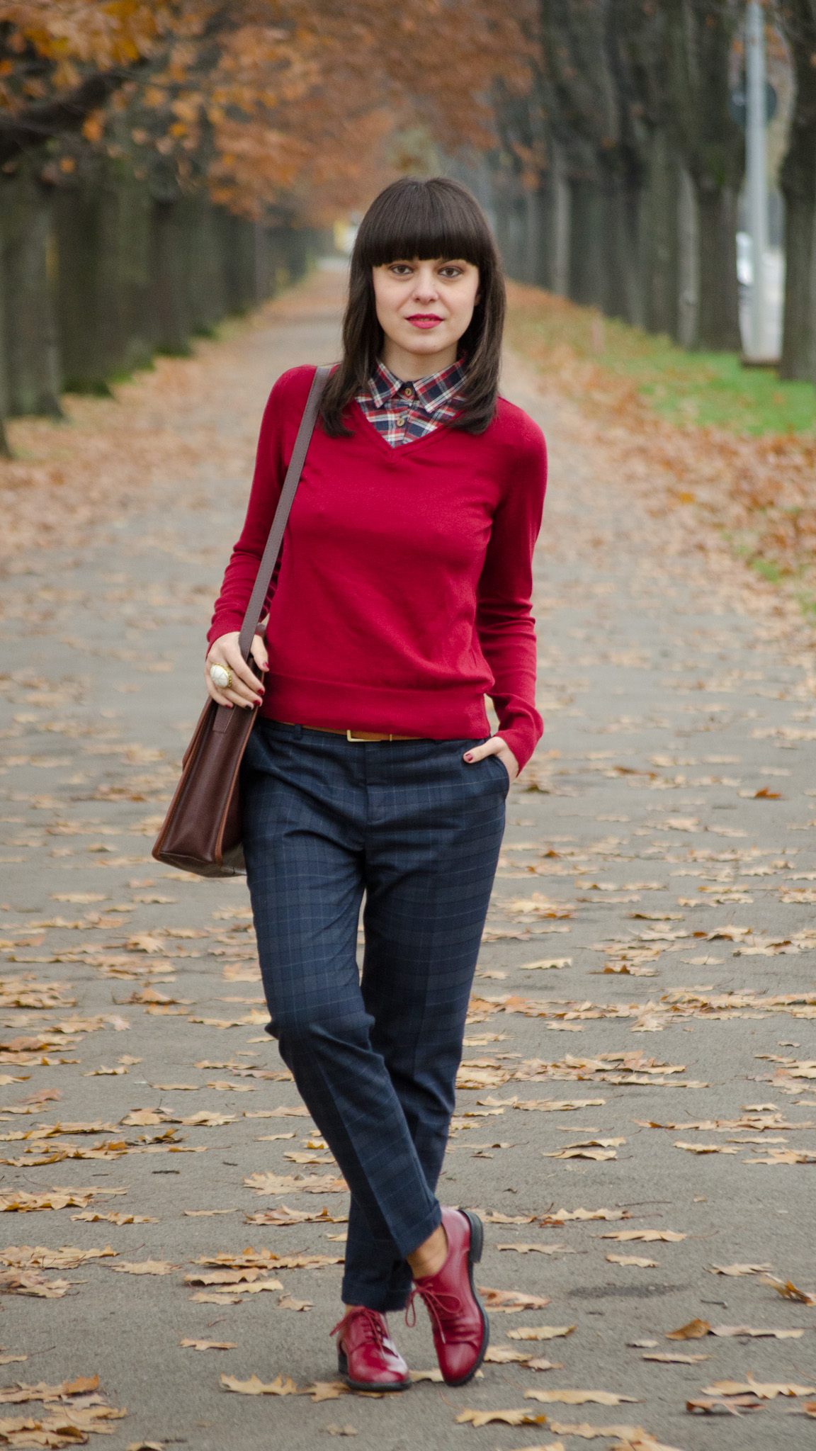 tartan boyish corporate look zara pants burgundy man shoes poema brown bag satchel fake shirt sweater koton thrifted