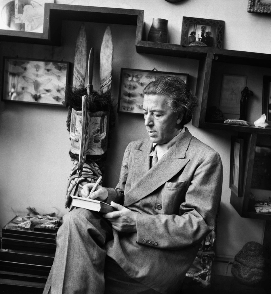 FOR PILAR Breton's Apartment at 42 Rue Fontaine