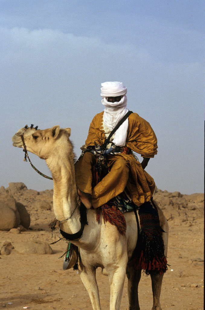 Moussa ag Aflan, éleveur majeq pistant une gazelle dorcas sur des kilomètres