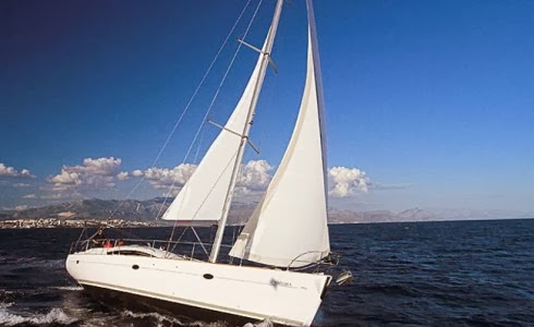 EARN MONEY AND SAVE ON TUITION BY JOINING THE YACHTING INDUSTRY