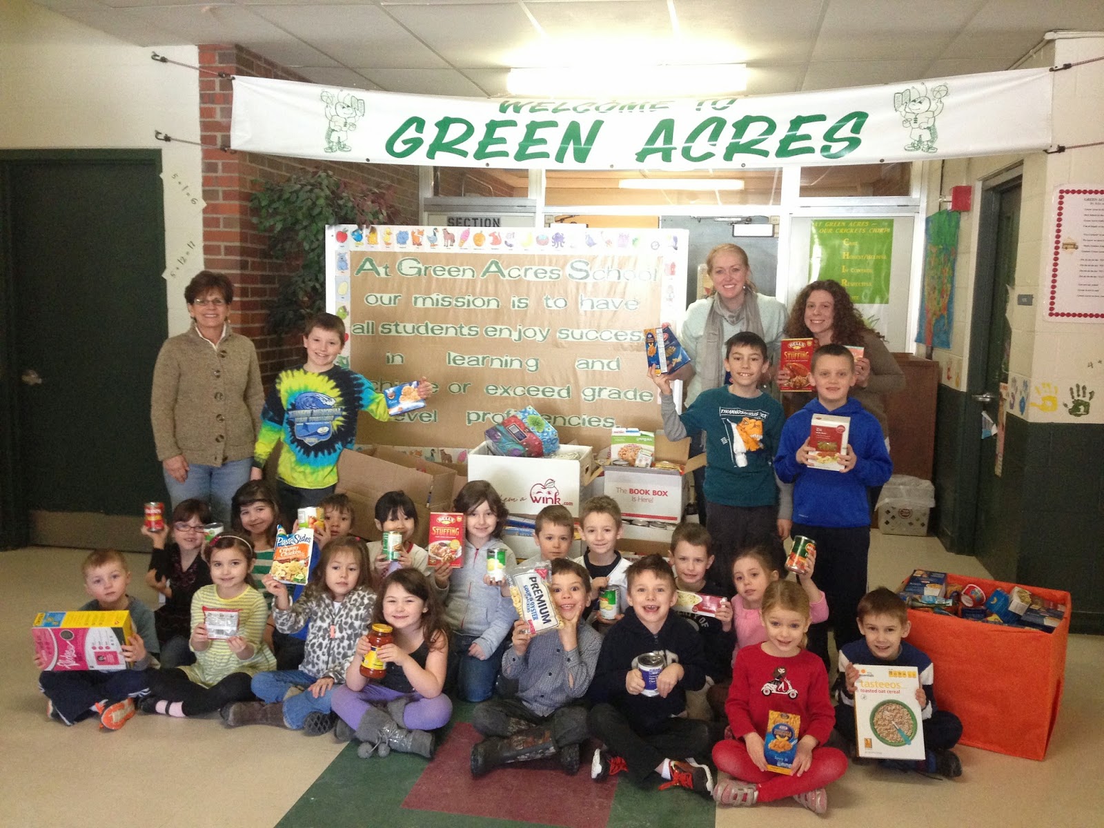 Green Acres Food Drive Benefits New Horizons For Manchester