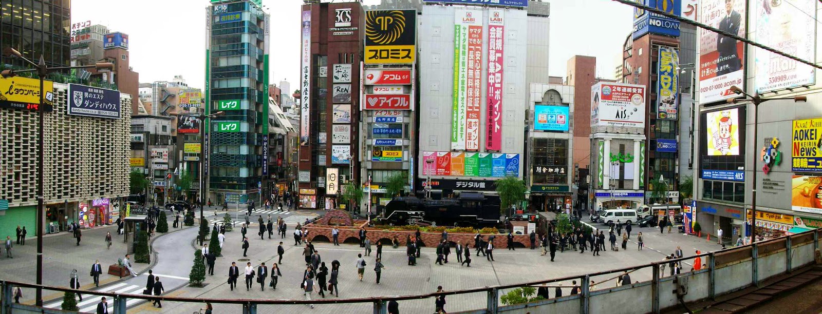 yamabikoのblogspot JR新橋駅 動輪とSL