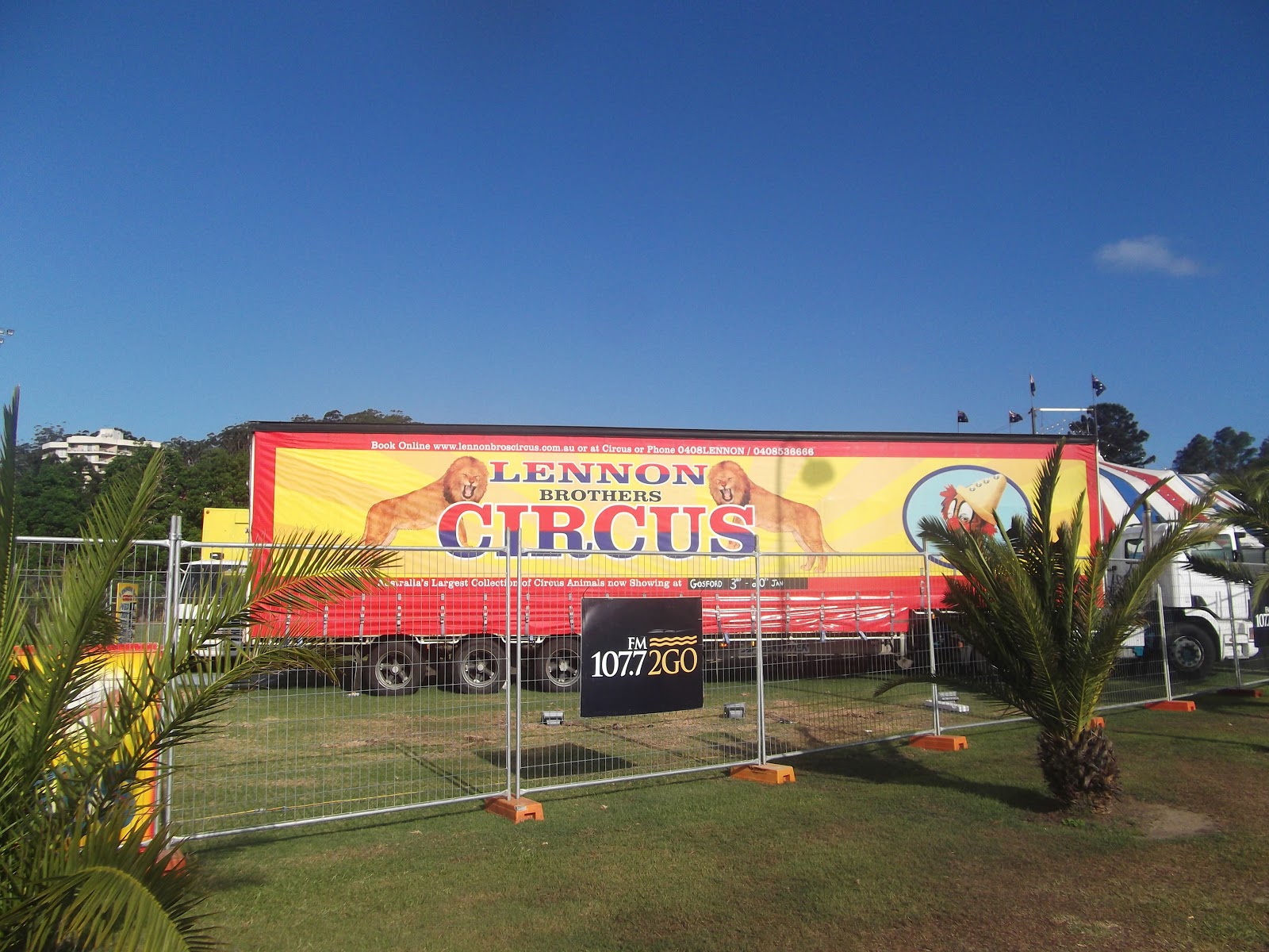 JD's World Of Magic / Joel Howlett Lennon Brothers Circus Gosford January 2013.