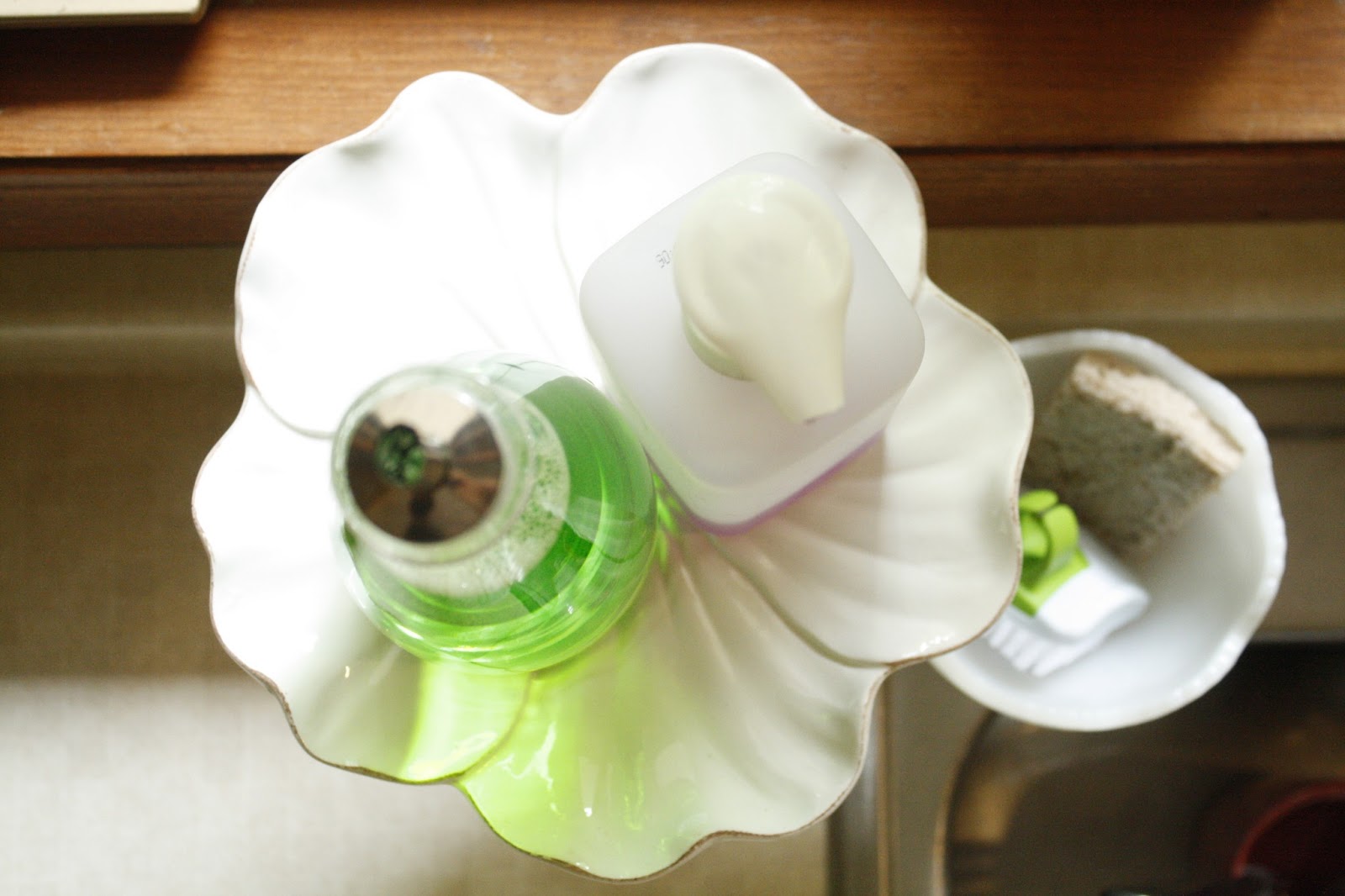 No Ordinary Sparrow Dish Soap Stand {a tutorial}