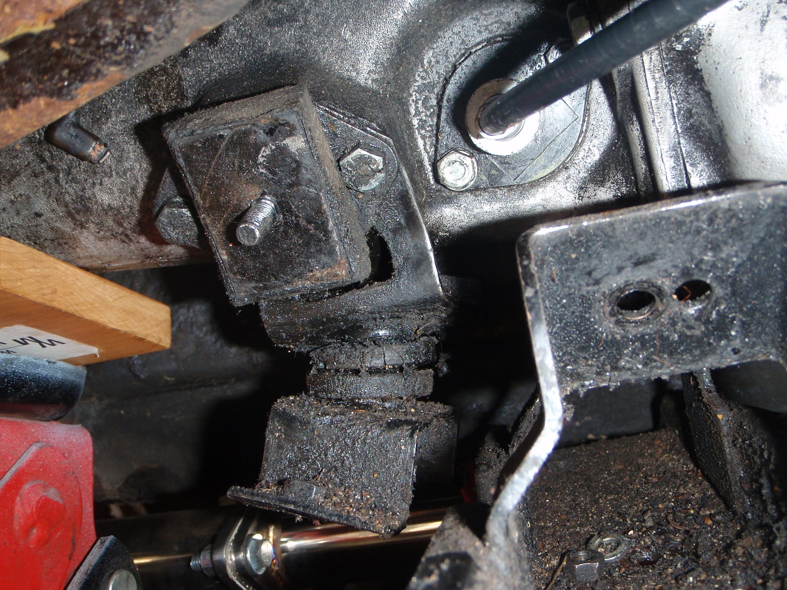 MGB in the Garage Fall 2012 MGB suspension, top frame