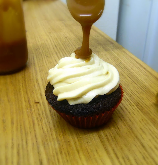drizzle salted caramel sauce rolo cupcakes