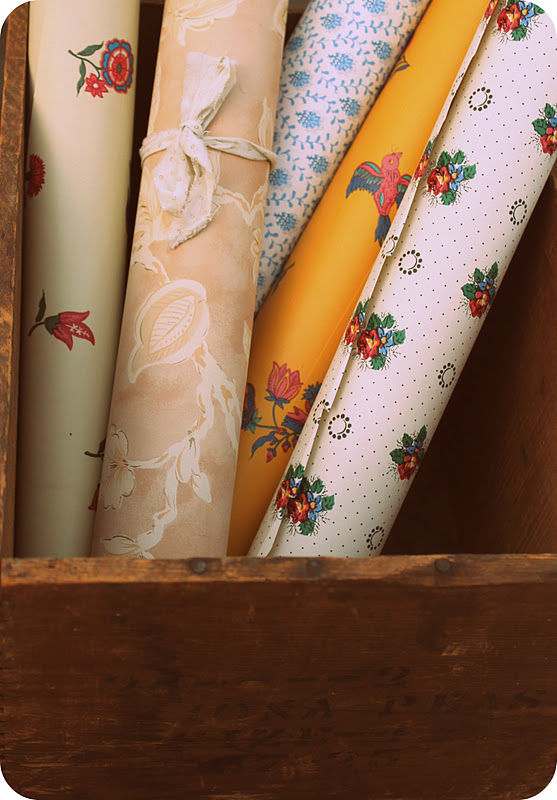 LizlovesVintage Vintage Wallpaper