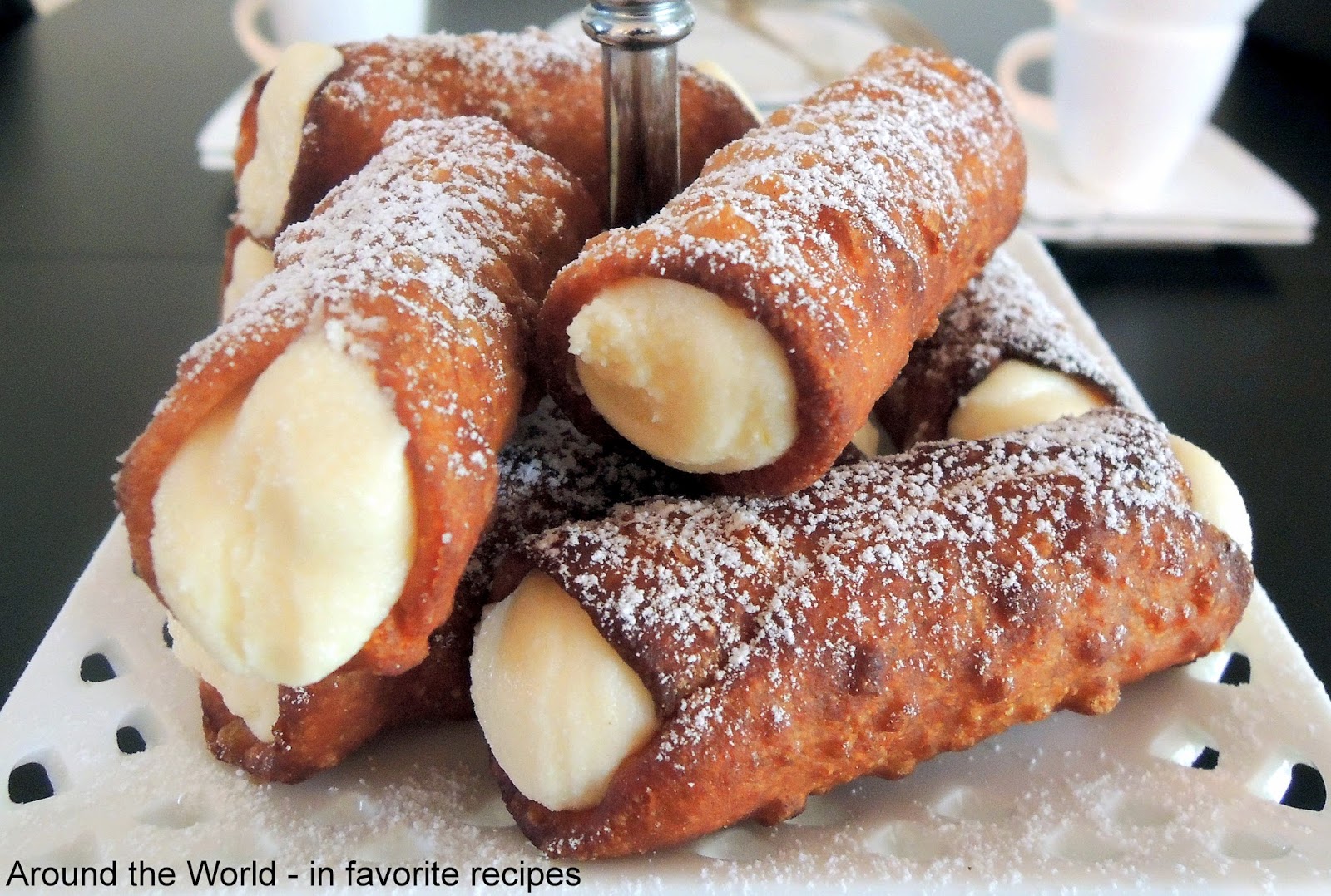 Around the World - in favorite recipes: Cannoli with ...