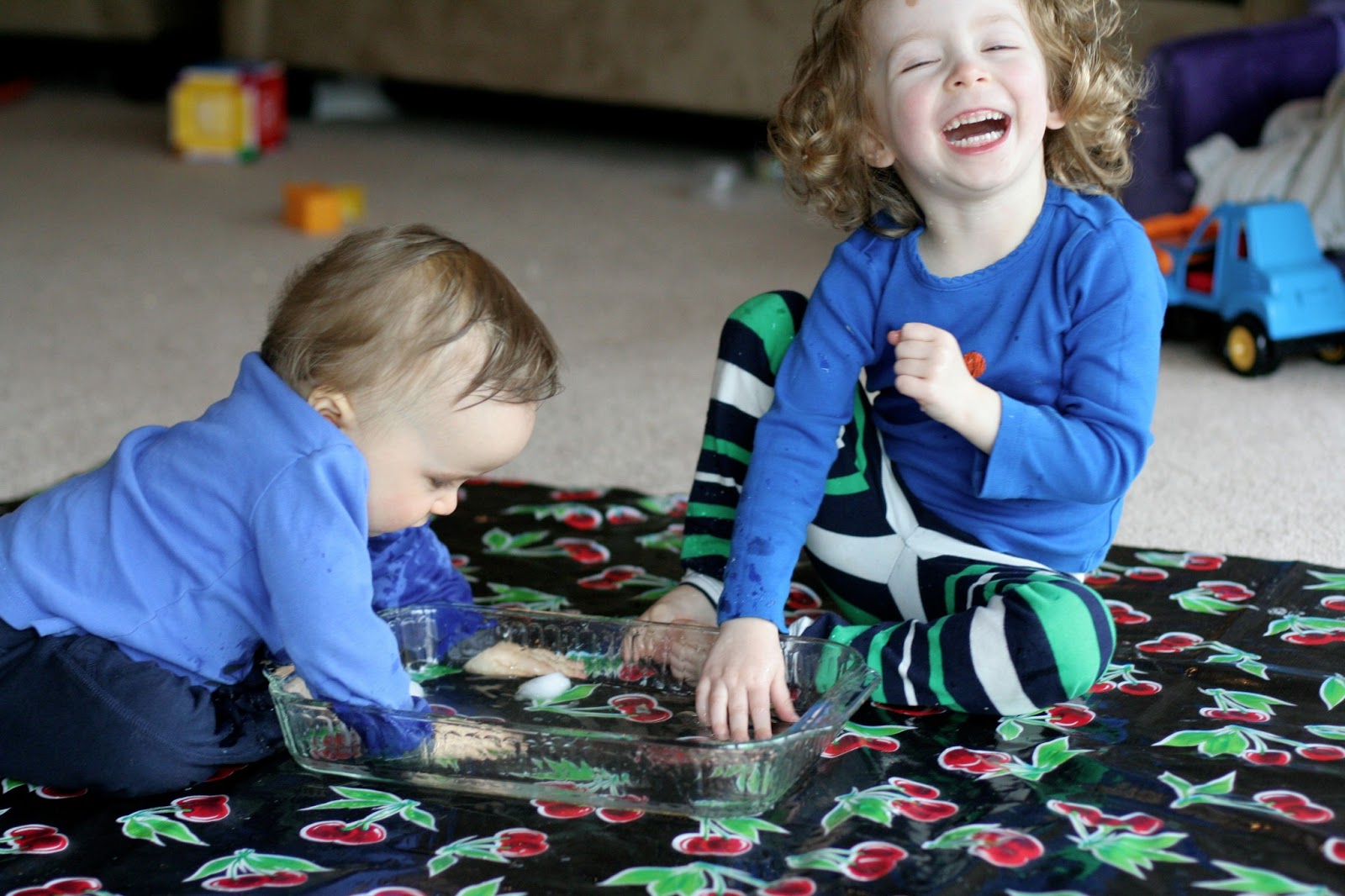 Super Easy Sensory Play Wet Cotton Balls