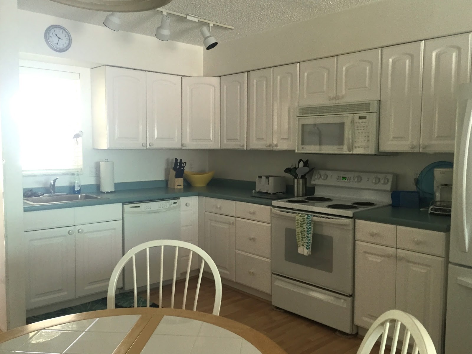HOUSEography: Our Florida Beach Condo - Kitchen Updates
