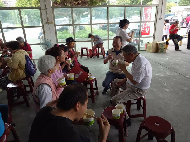 國民黨參選人詹啟賢今日上午前往新竹水源市場拜票,結束後繼續參加「黨員當家作主」座談會。 國民黨參選人詹啟賢今日上午前往新竹水源市場拜票,結束後繼續參加「黨員當家作主」座談會。