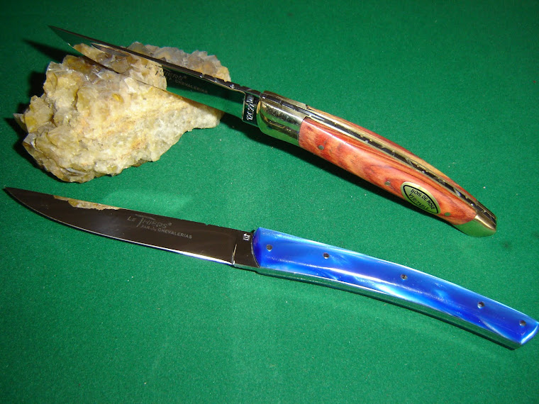 Couteaux Thiers de table plexi bleu et fermant bois de rose