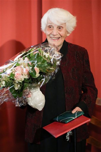 102 Years Old Woman gets Doctorate after 77 years from a German University