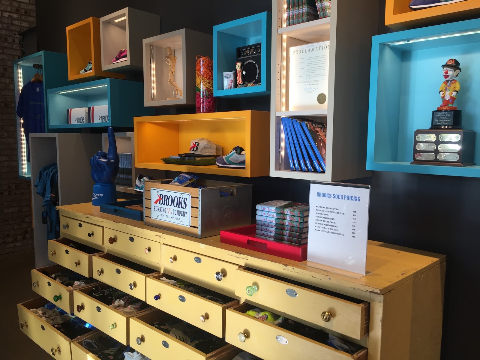 brooks running company headquarters