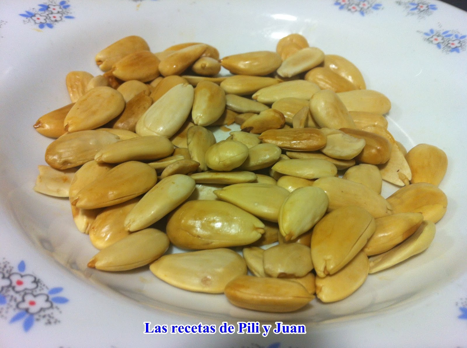 Las recetas de Pili y Juan: Almendras tostadas con microondas