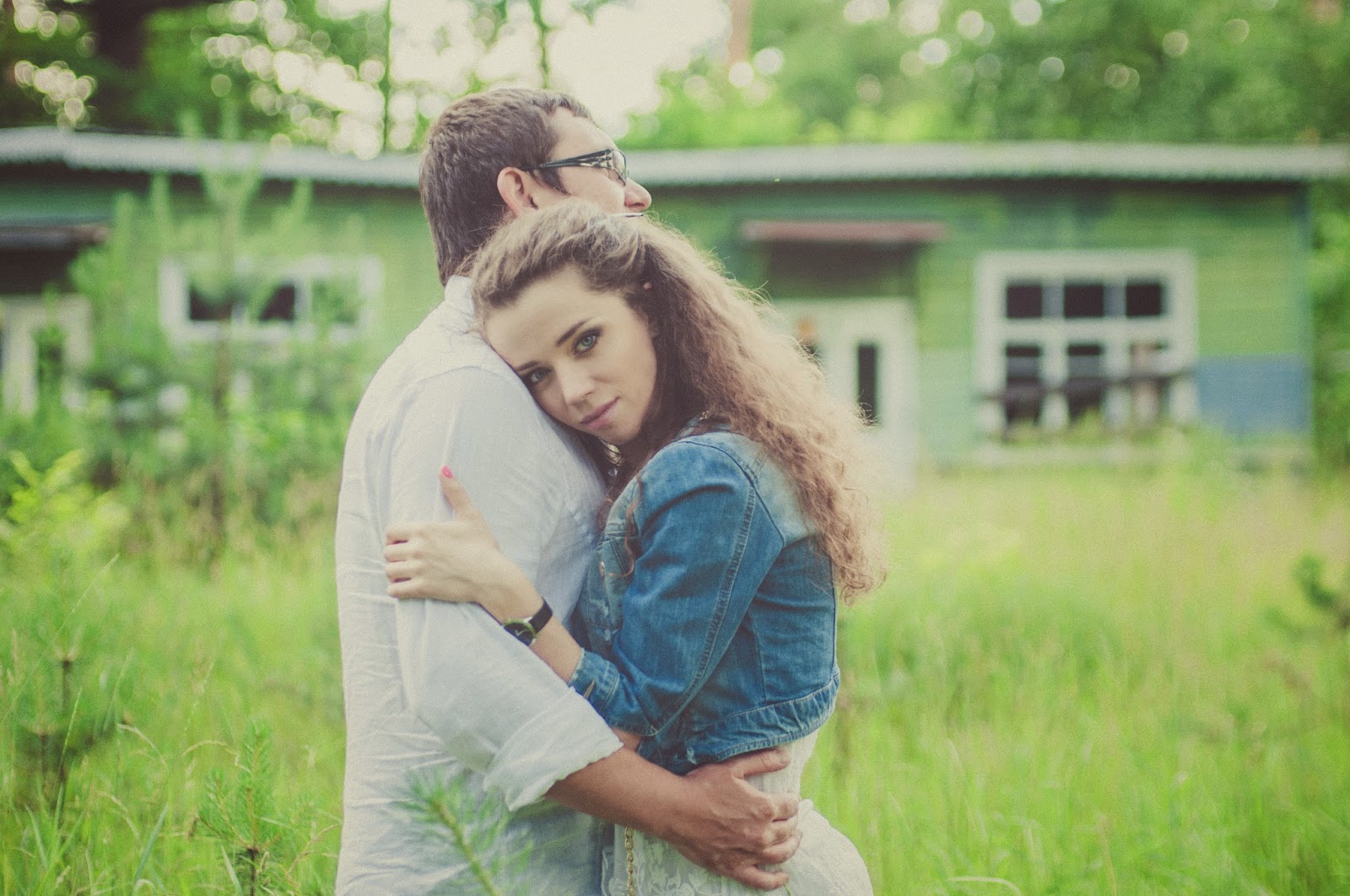 Vika&Denis lovestory_6 предсвадебная фотосессия, love-story, оформление места съемки, летняя фотосессия, торт с черешней, свадебные фотографии, свадебный фотограф в Киеве