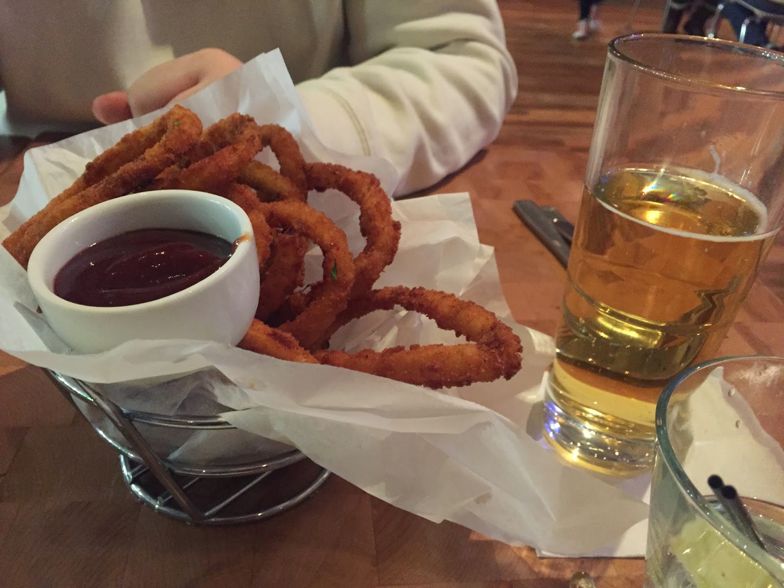 Two Foodies And A Tot Zin Burger Garden State Plaza Paramus Nj