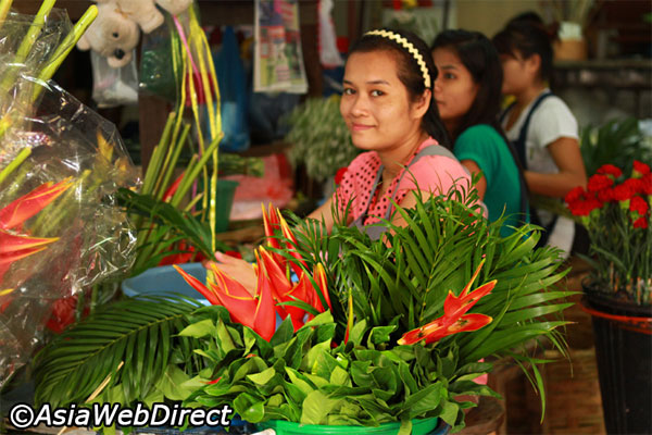 [Image: thu-gian-giua-cho-hoa-day-mau-sac-o-bangkok-4.jpg]
